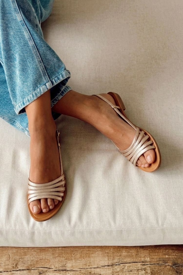 Minimalistiske Champagneguld Multi-rem Slingback Sandaler [Forudbestil]