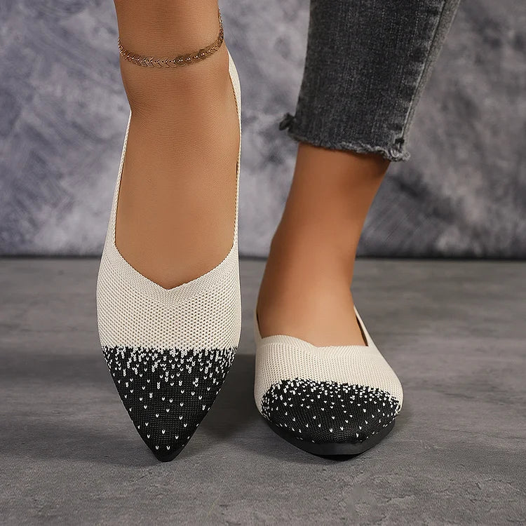 Ballerine traspiranti con punta affilata e lavorazione a maglia colorblock