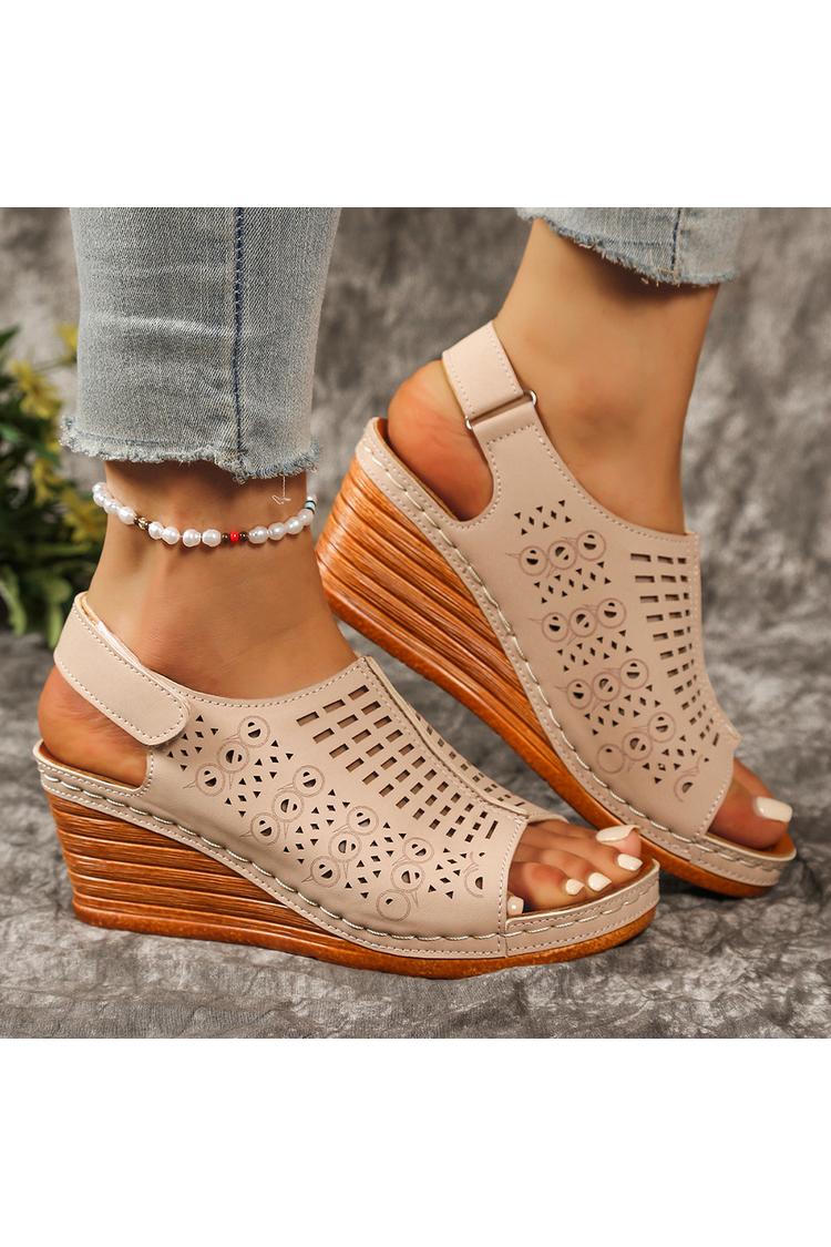 Sandali con zeppa e cinturino posteriore casual, con punta tonda e traforata, tinta unita