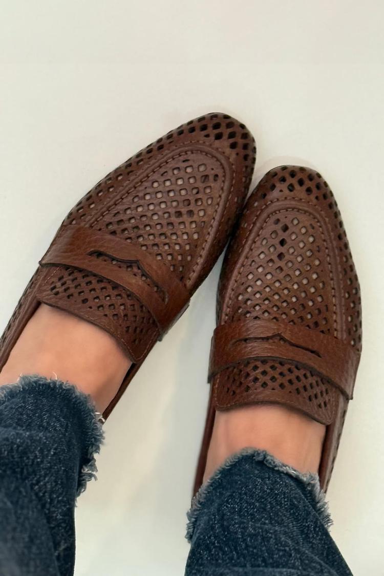 Ausgehöhlte einfarbige Patchwork-Loafer mit quadratischer Spitze in Braun [Vorbestellung]