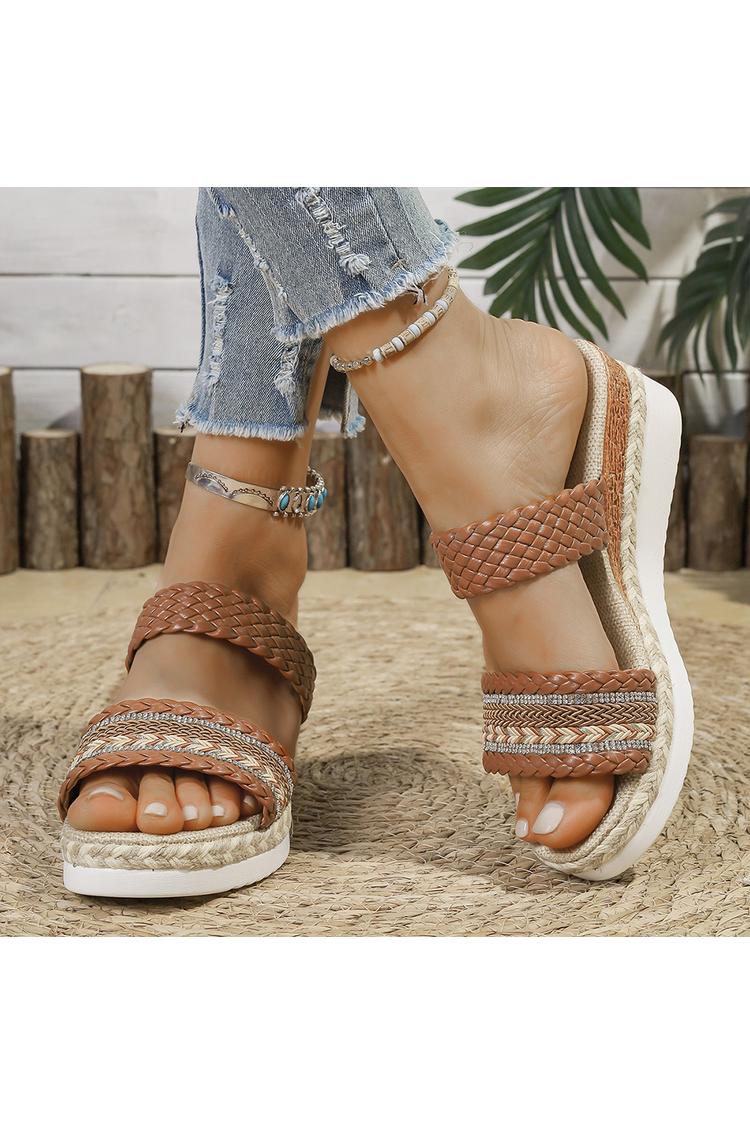 Pantofole casual con zeppa, punta rotonda, cinturino intrecciato e decorazioni in strass