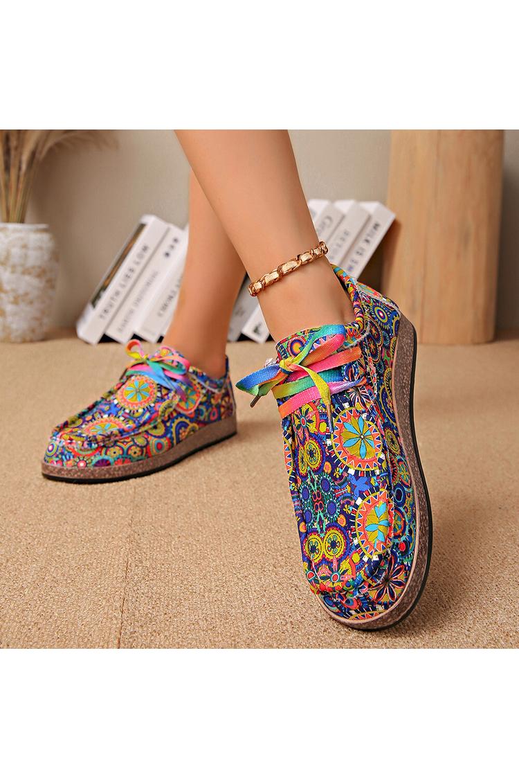 Sneakers casual con lacci e punta tonda con stampa a motivo etnico multicolore 