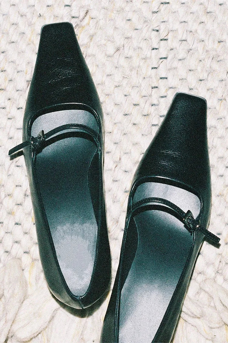 Cinturino sul collo del piede con fibbia, tinta unita, punta quadrata, tacco a gattino in pelle 