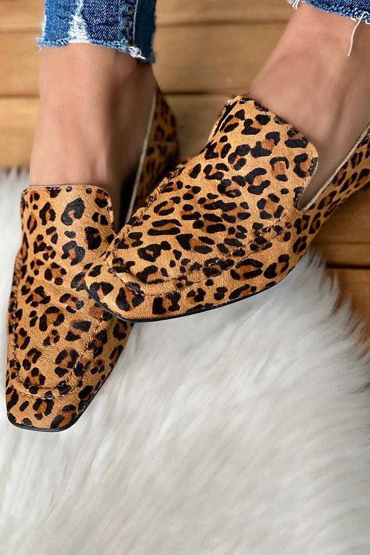 Biqueira quadrada com estampa de leopardo e mocassins cáqui [Pre Order]