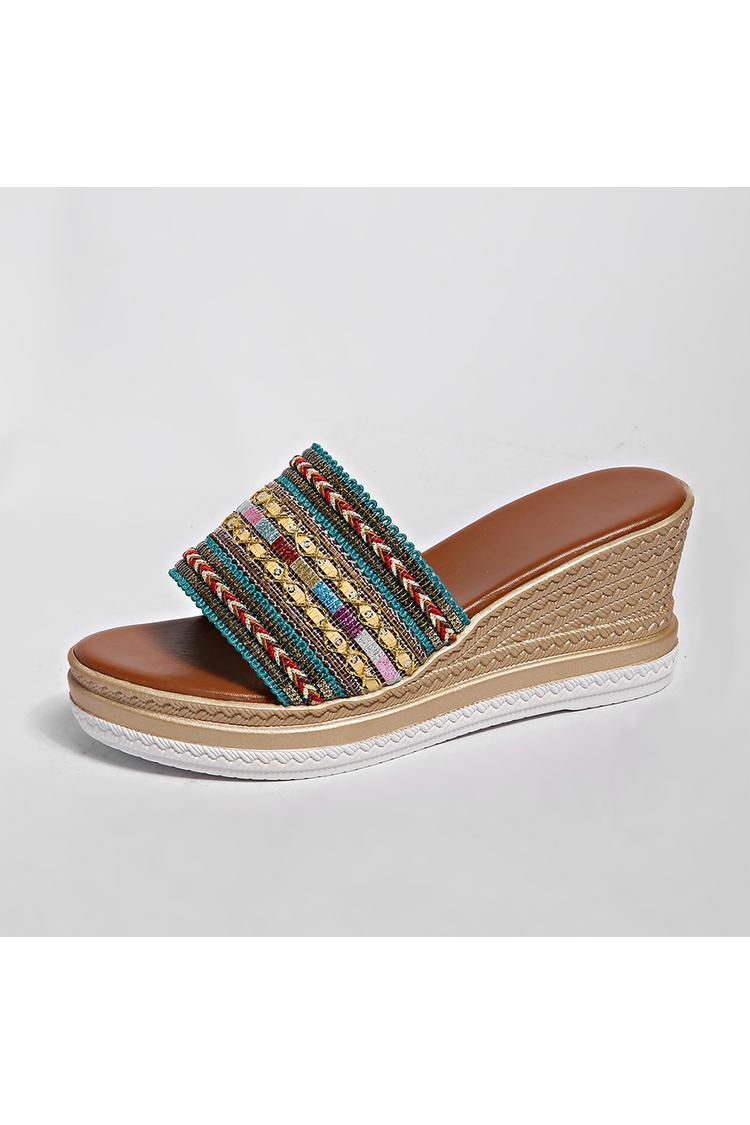Pantofole casual con zeppa e punta rotonda in stile boho con motivo multicolore 