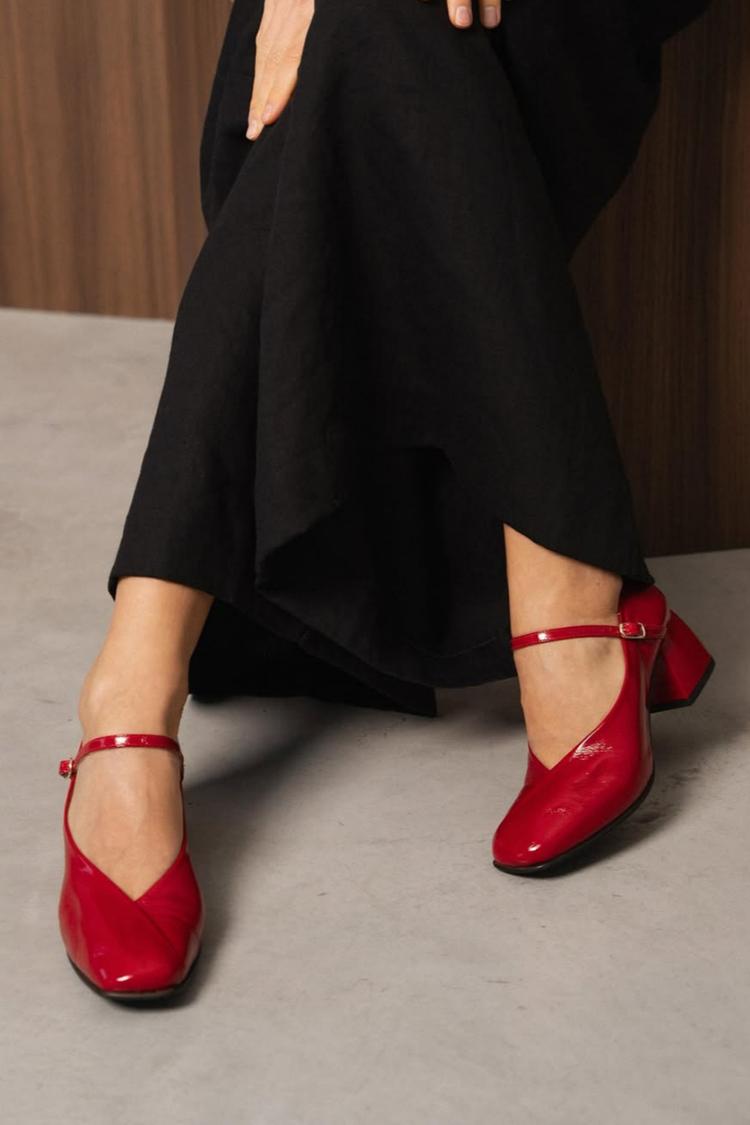 Riemenverschluss am Spann Patchwork Quadratische Spitze Rote Klobige Absätze [Vorbestellung]