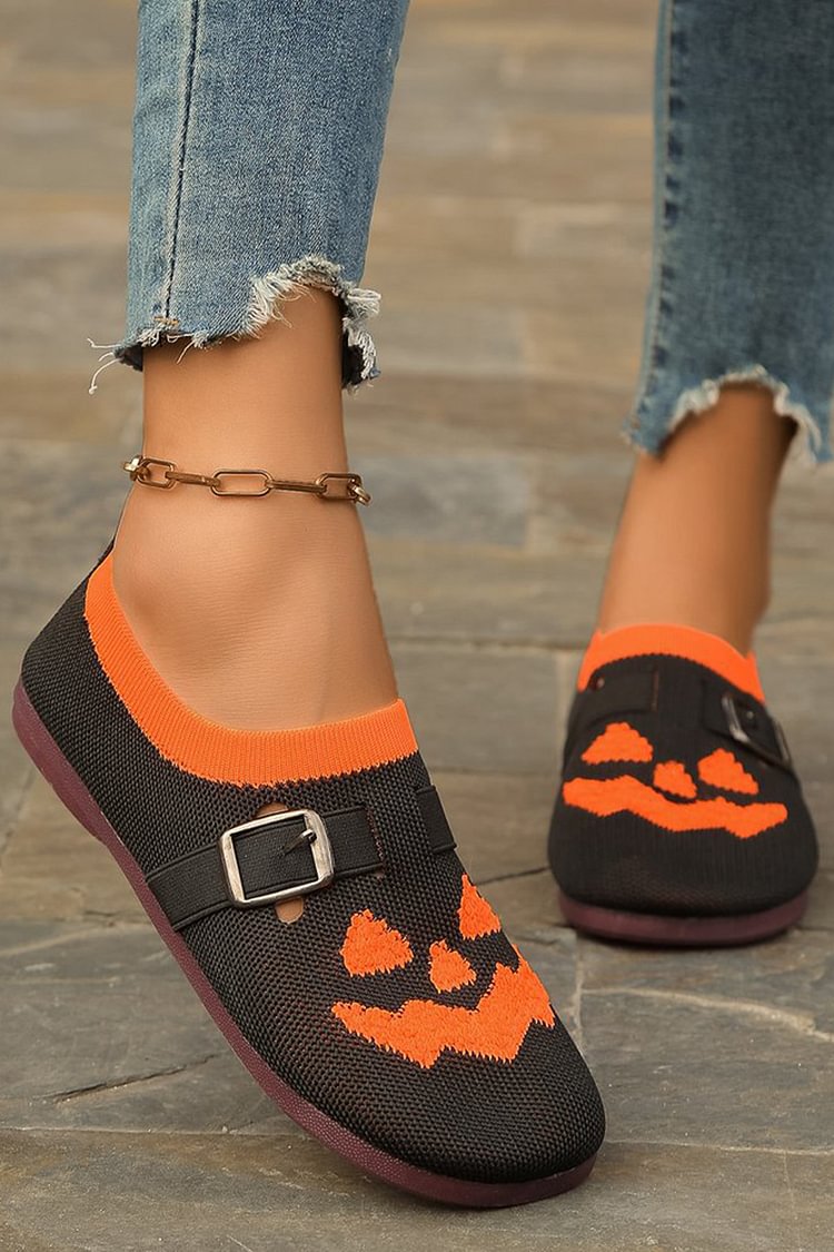 Scarpe basse con punta tonda e cinturino con fibbia e motivo zucca di Halloween colorblock 