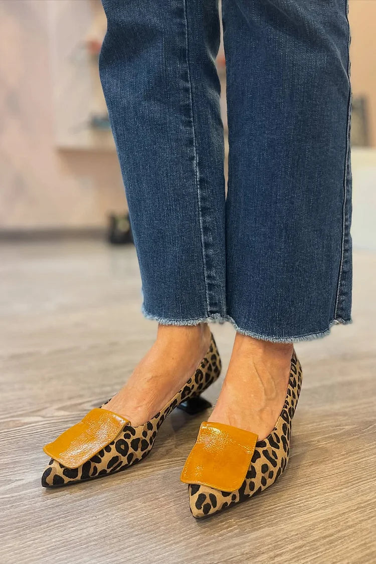 Scarpe col tacco basso color cachi con punta a punta e patchwork di leopardo [Pre-ordine]