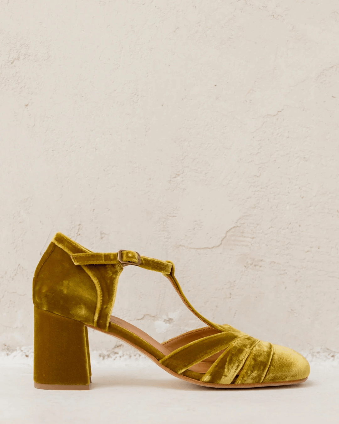 Ausgehöhlte T-Riemen Schnalle Samt Klobige Absätze