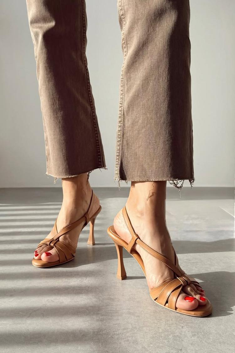 Scarpe con tacco a spillo marrone chiaro con cinturino annodato e punta aperta [Pre-ordine]