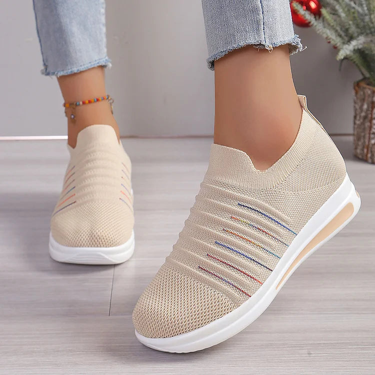 Sneakers slip-on traspiranti con punta tonda e arricciate multicolor