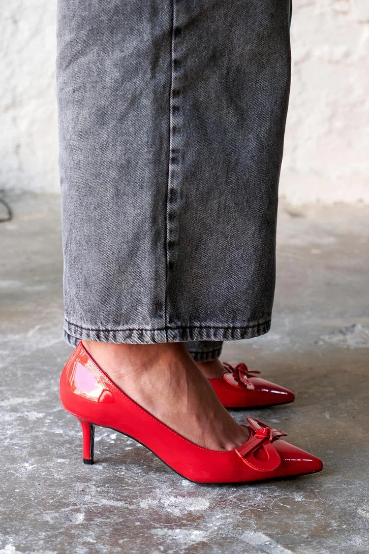 Décor d'arc couleur unie bout pointu talons aiguilles rouges [Pre Order]