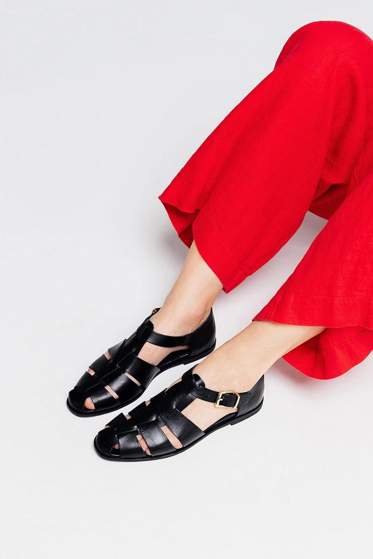 Sandali casual neri con punta tonda e traforata in tinta unita [Pre-ordine]