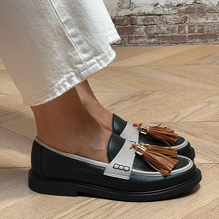 Mocassini neri con punta tonda e nappe colorblock [Pre-ordine] 