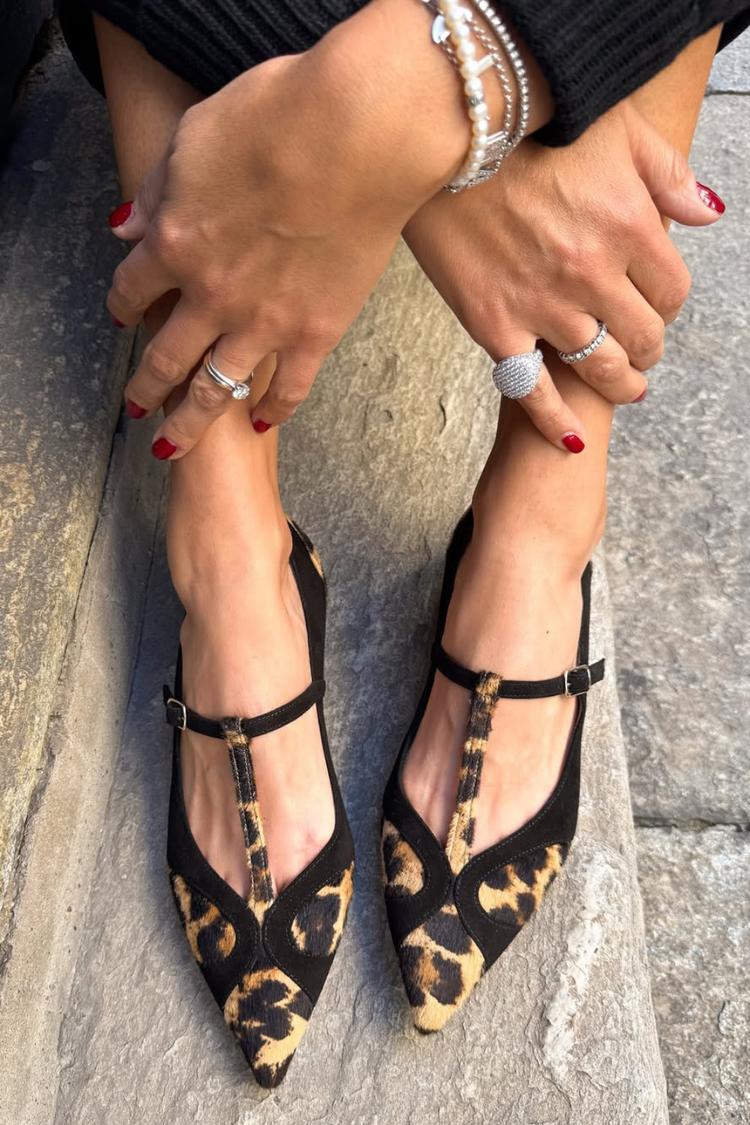 Leopardenmuster T-förmiger Spannriemen Spitz zulaufende Zehen Schwarze Ballerinas [Vorbestellung]