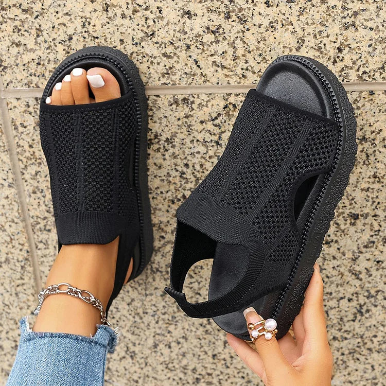 Sandali casual con punta tonda, in maglia traforata e tinta unita 