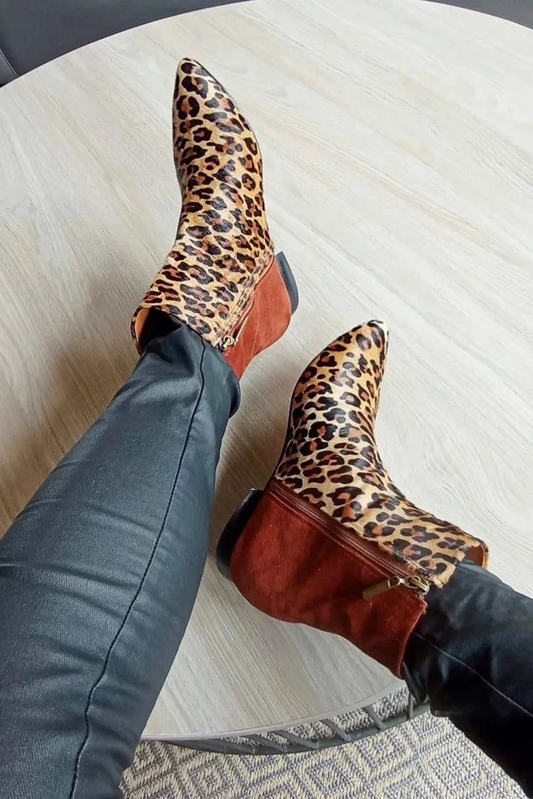 Botines marrones con punta puntiaguda y estampado de leopardo en bloques de color [pedido anticipado]