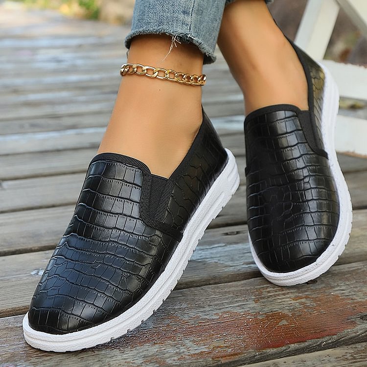 Crocodile Embossed Solid Color Round Toe Casual Loafers