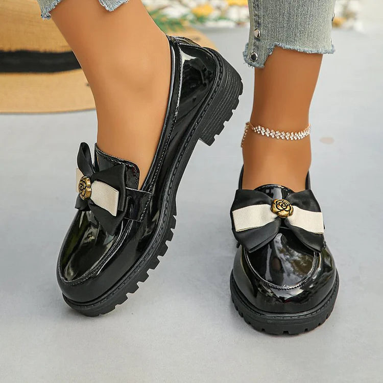 Metalowe kwiatowe mokasyny z kokardą, kolorowe, okrągły nosek, casualowe