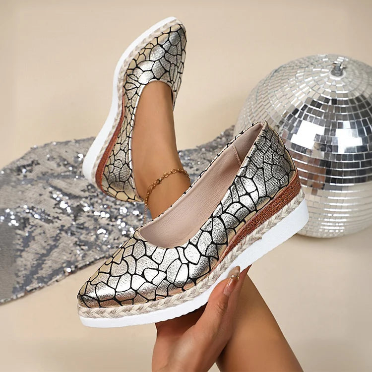 Zeppe con punta affilata e stampa animalier metallizzata