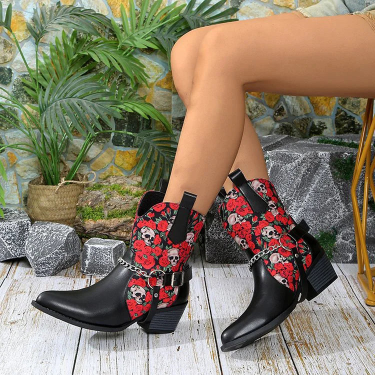 Ankle Boots mit Rosen-Schädelmuster und Kettendekor und spitzer Zehenpartie mit klobigem Absatz