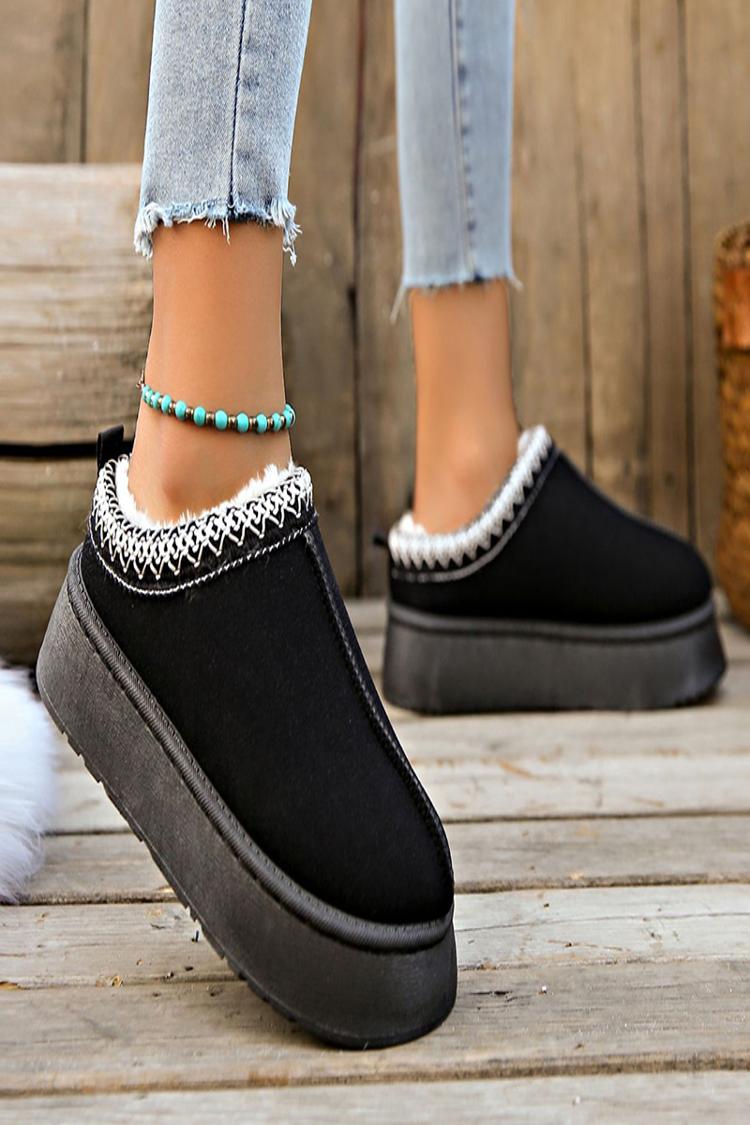 Stivali da neve bassi con plateau e fodera in pelliccia sintetica con motivo a punto scamosciato 