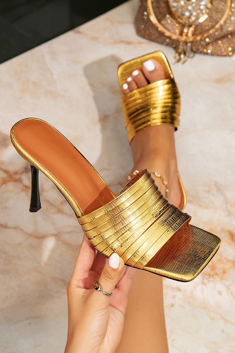 Scarpe con tacco a spillo a punta quadrata con cinturini multipli in metallo lucido 