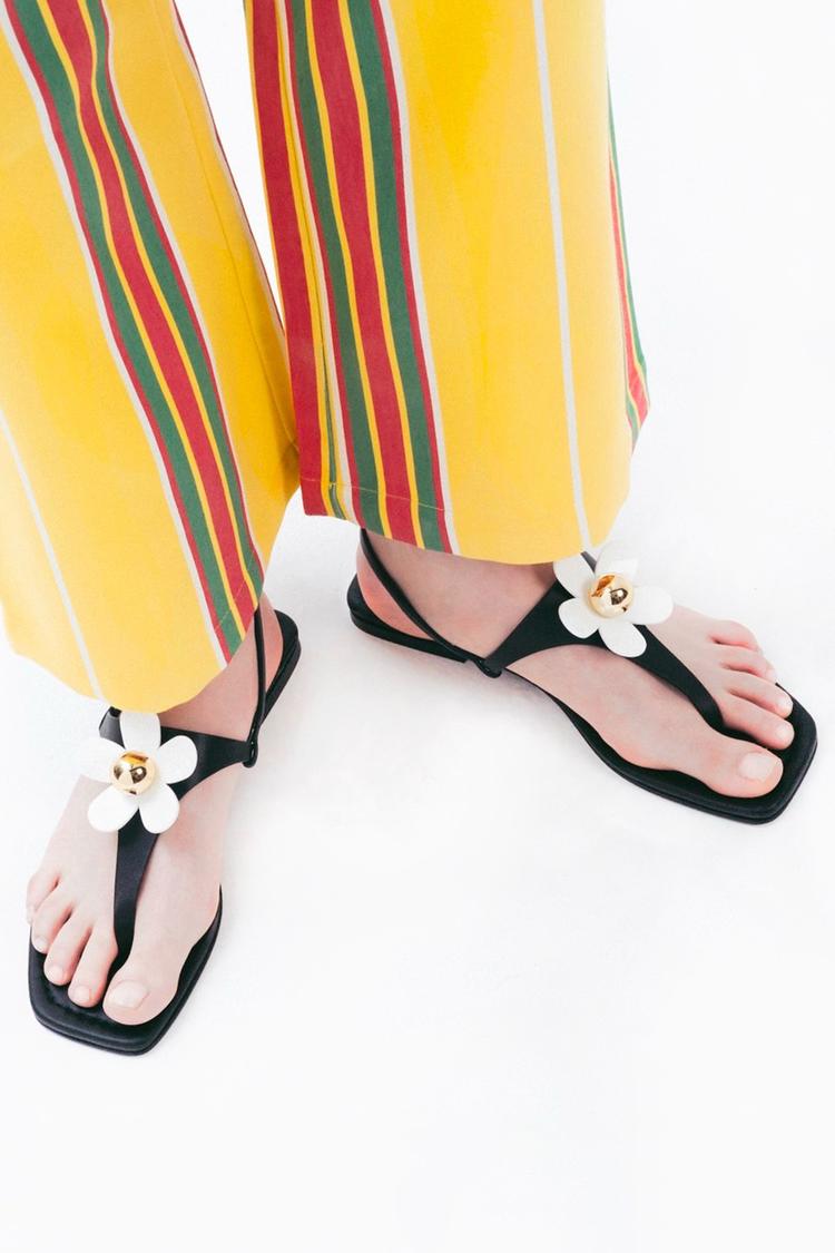 Sandalias casuales de playa negras con punta cuadrada y decoración floral 3D [Reserva]