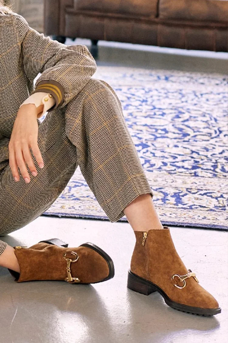 Botas de Tornozelo Castanhas com Zíper, Biqueira Quadrada e Decoração em Metal [Pré-Encomenda]