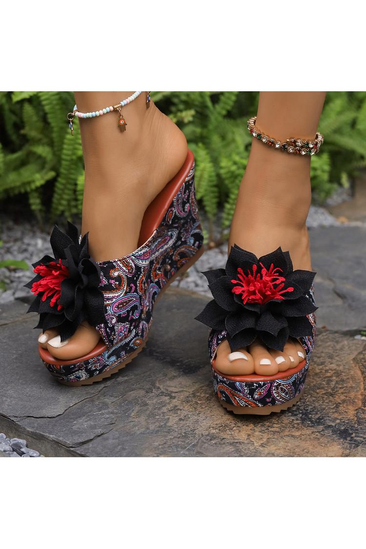 Tacones de cuña informales con punta abierta y estampado paisley con decoración floral en 3D 