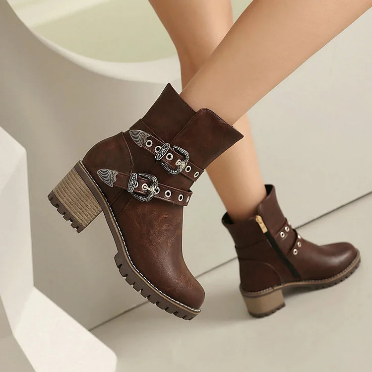 Botas de tornozelo com duas tiras e fivelas em patchwork com bico redondo e salto grosso