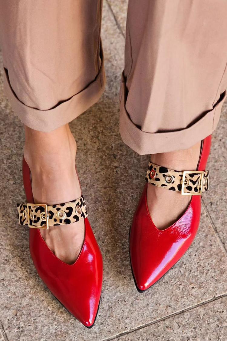 Ballerine rosse con punta a punta, cinturino e fibbia con stampa leopardata [Pre-ordine] 