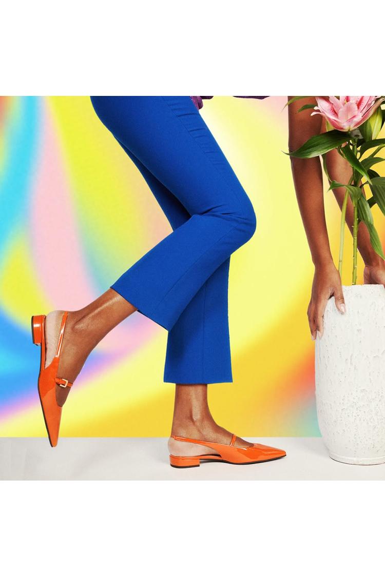 Scarpe basse arancioni con cinturino sul collo del piede, fibbia e punta affusolata [Pre-ordine]