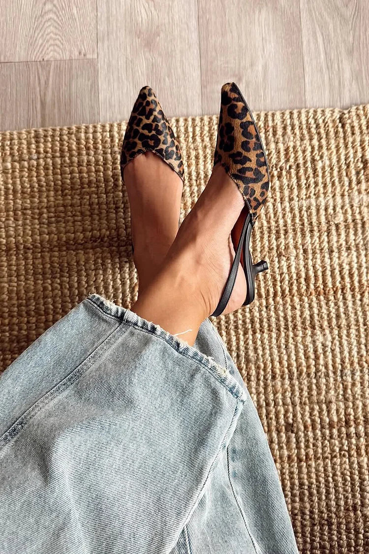 Scarpe con tacco a gattino marroni con punta scollata e stampa leopardata [Pre-ordine]