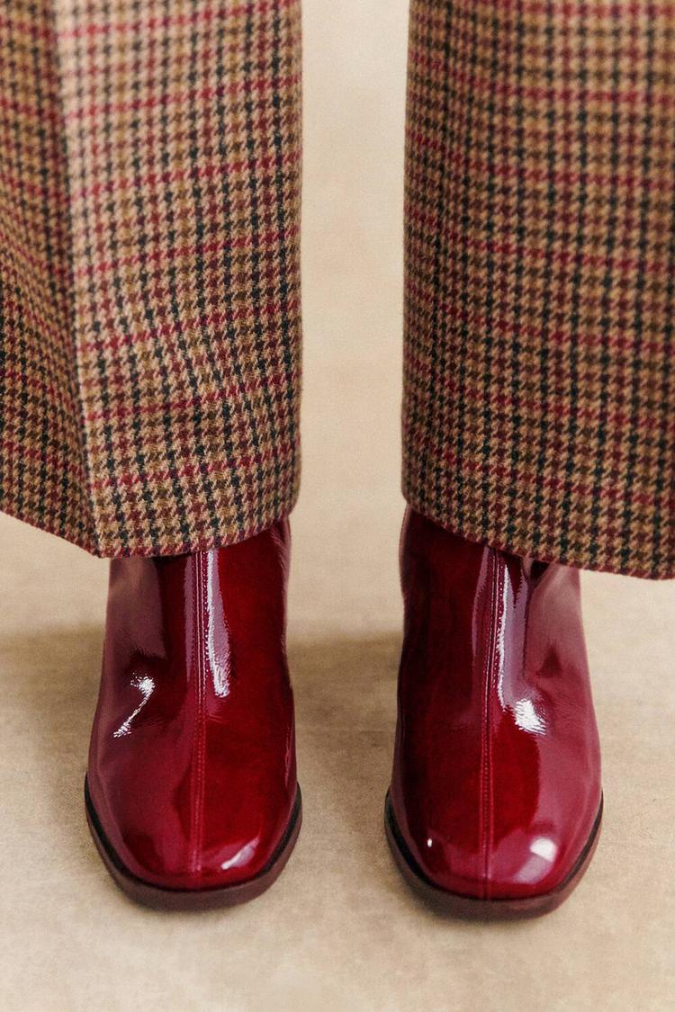 Stivali bordeaux con punta quadrata, cerniera tinta unita e tacco spesso [Pre-ordine]