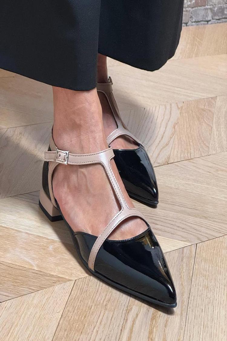 Sabrinas Pretas com Fivela, Biqueira Apontada e Tira em Bloco de Cor [Pré-Encomenda]