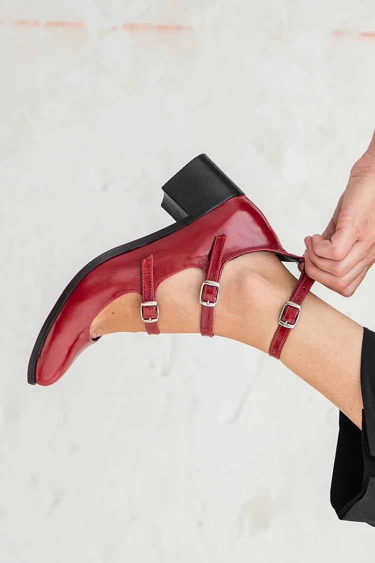 Scarpe con tacco grosso bordeaux, cinturini multipli, fibbie e punta affilata [Pre-ordine]