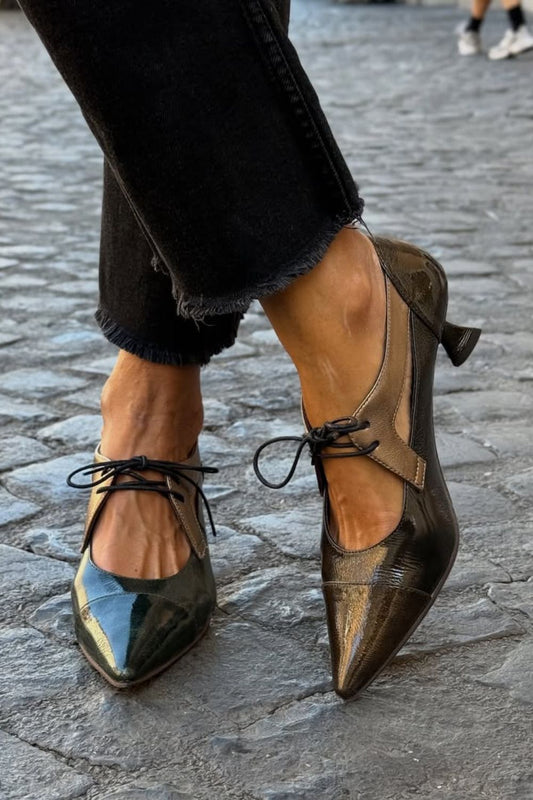 Scarpe con tacco a gattino, punta affilata e lacci, bicolore metallizzate [Pre-ordine]