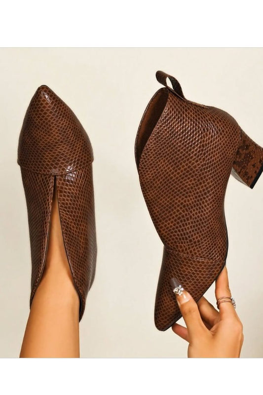 Stivaletti alla caviglia con punta a punta e stampa serpente marrone [Pre-ordine] 