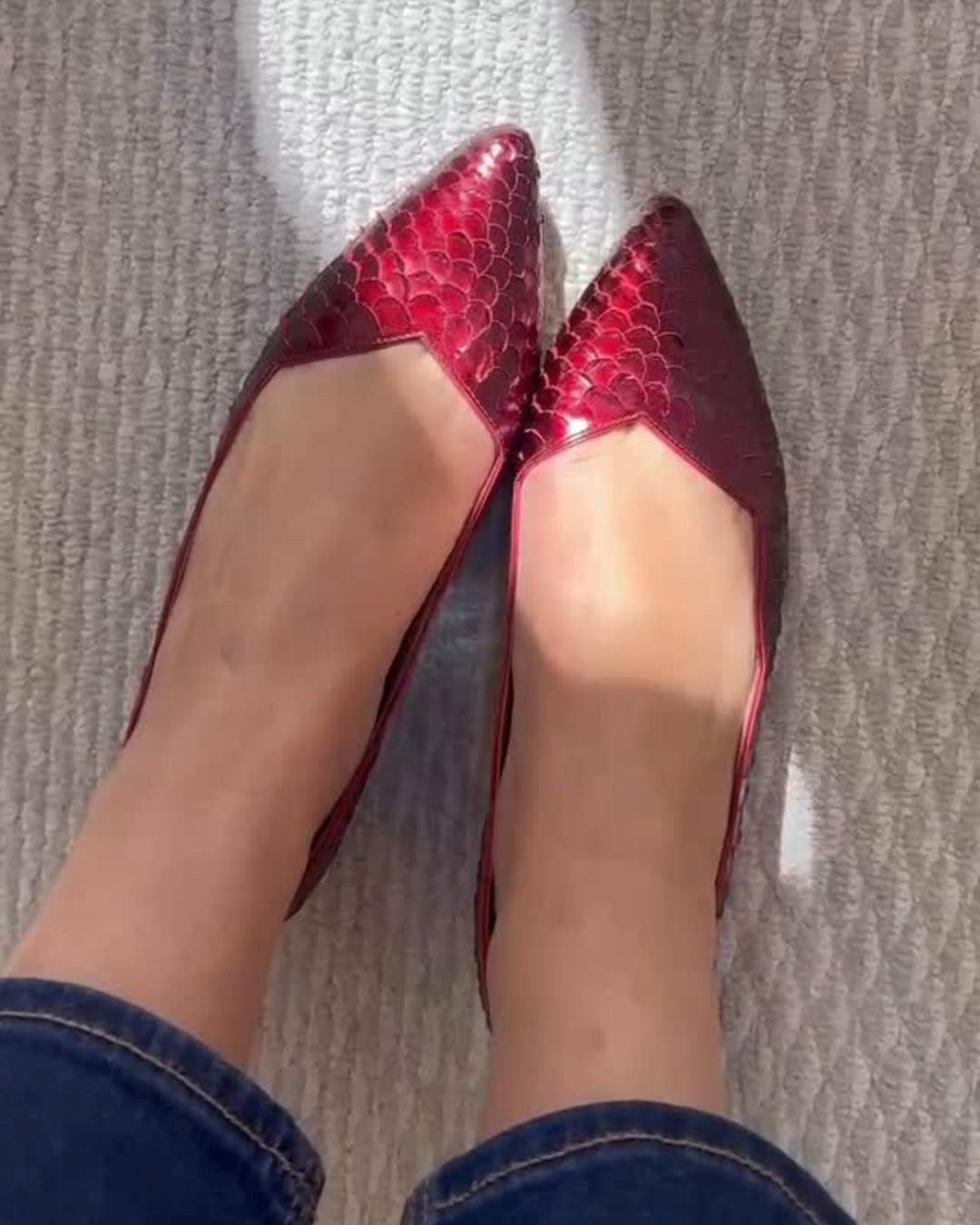 Sabrinas Bico Apontado com Estampa de Crocodilo em Relevo [Pré-Encomenda]