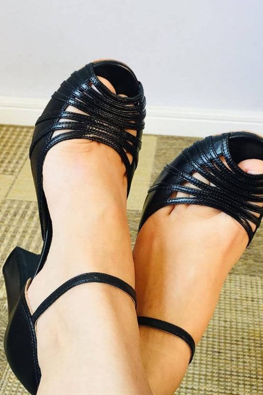 Scarpe con tacco a blocco, punta aperta, cinturino multiplo nero lucido [Pre-ordine]