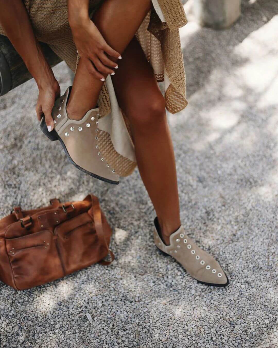 Wintage khaki botki z imitacji zamszu z ćwiekami i szpiczastym noskiem [Przedsprzedaż]