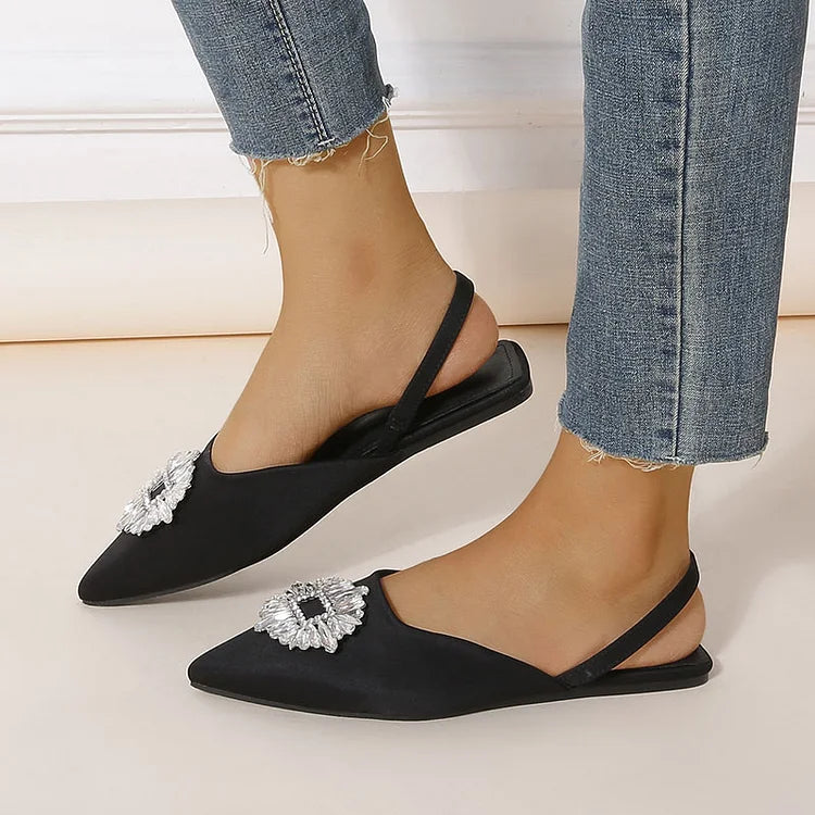 Freizeit-Flats mit spitzem Zehenbereich und Slingback-Riemen mit Strasssteinen