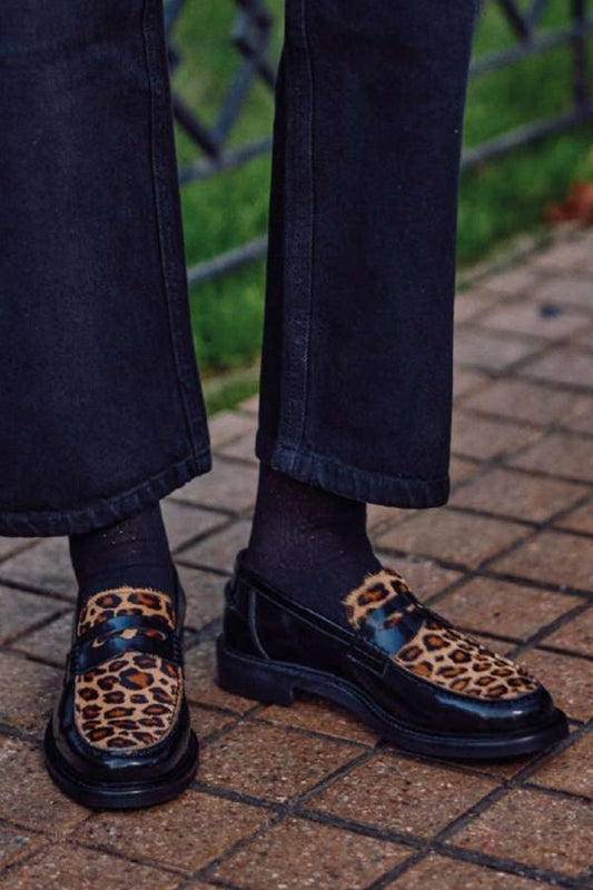 Loafers mit Leopardenmuster aus echtem Leder und rundem Zehenbereich [Vorbestellung]