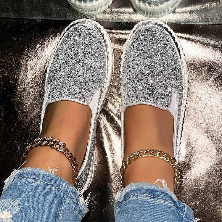 Błyszczące mokasyny na co dzień z okrągłym noskiem i detalem przeszyć