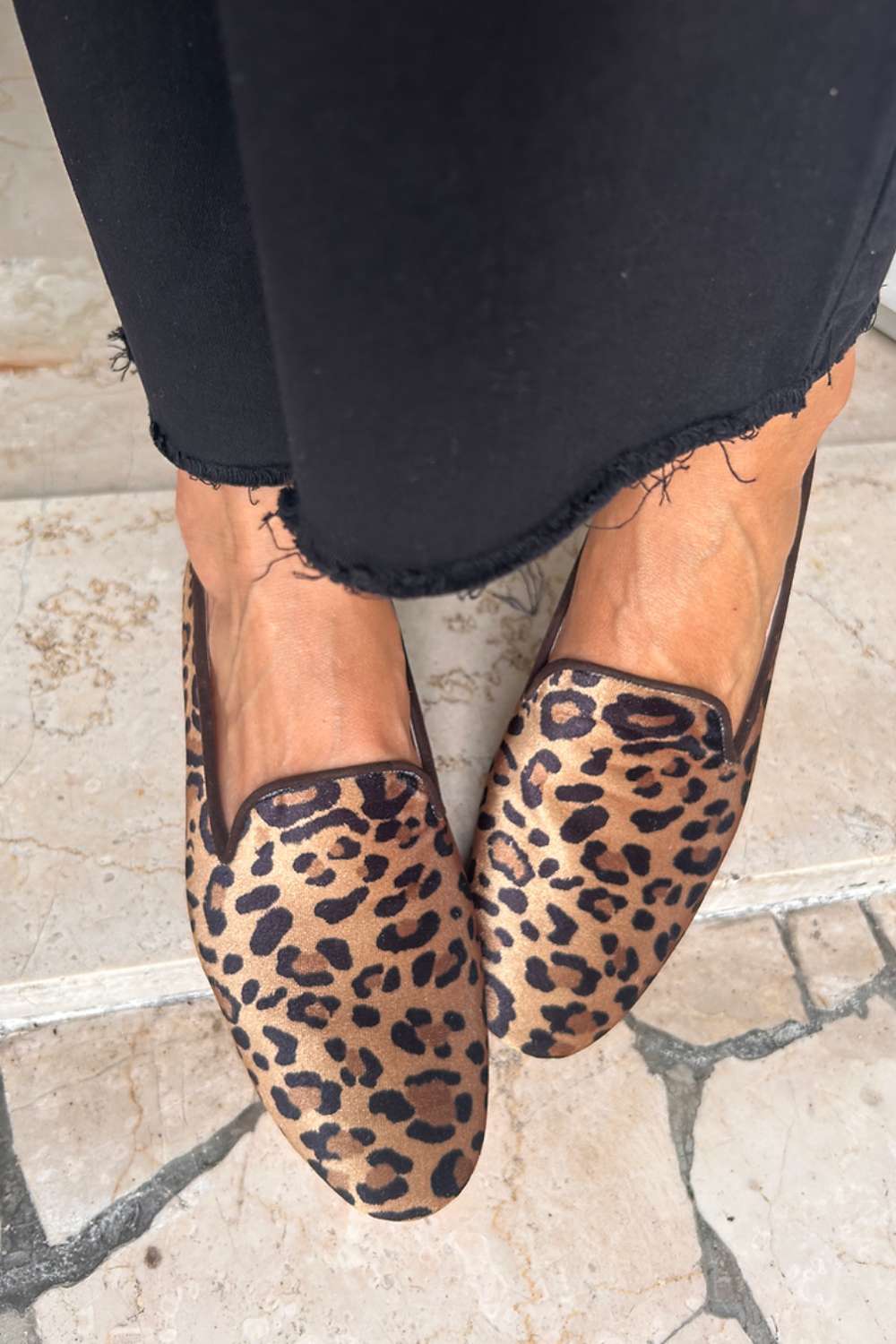 Ballerine a punta in raso con stampa leopardata [Pre-ordine]