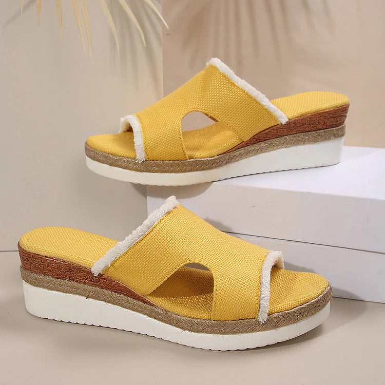 Kapcie na koturnie Canvas Colorblock z surowym wykończeniem, wycięciem i odkrytymi palcami