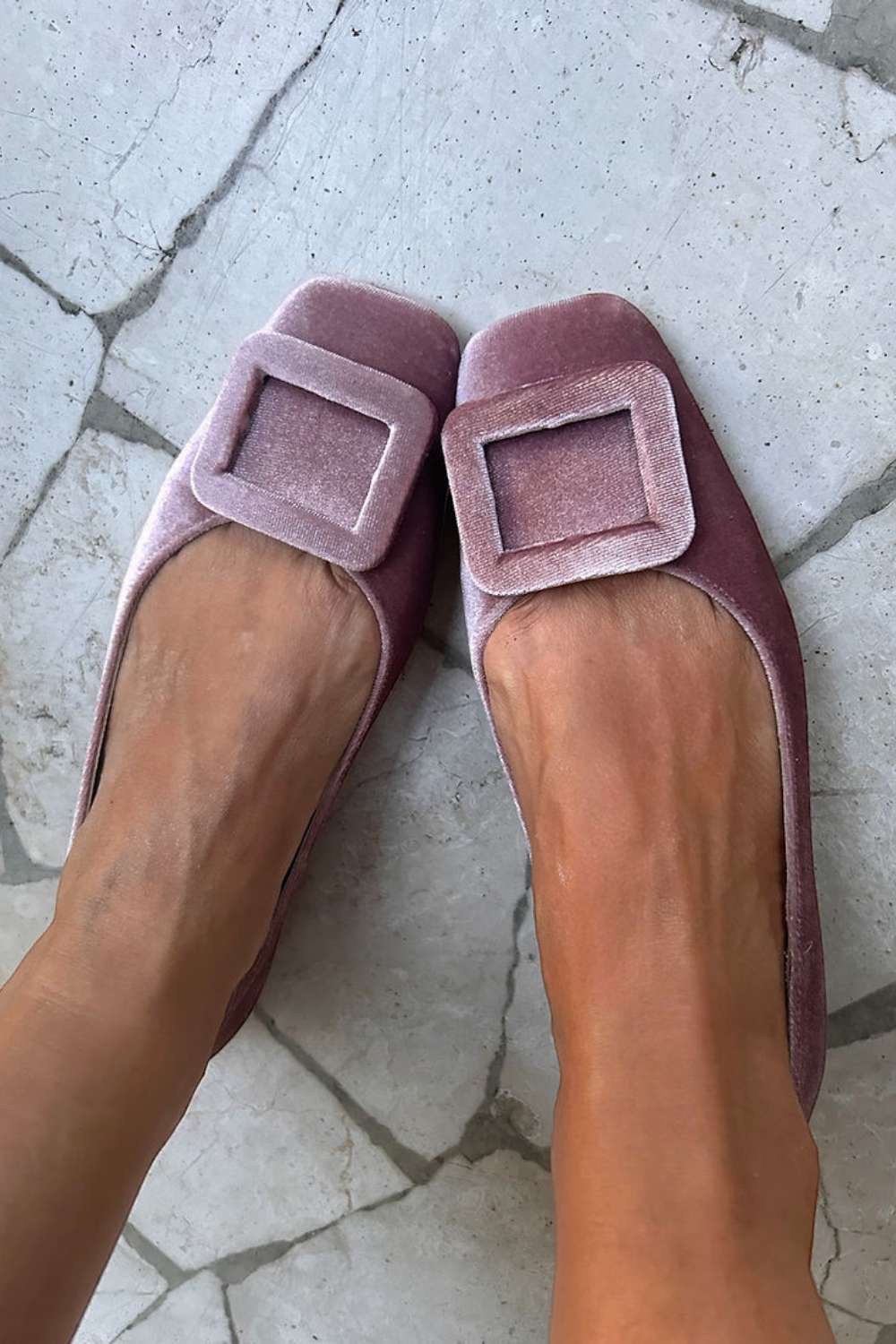 Ballerine con punta quadrata morbida e fibbia quadrata in velluto