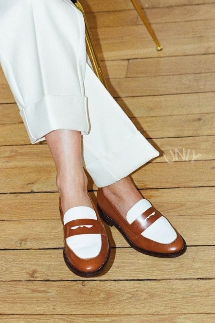 Mocasines clásicos de piel sintética en dos tonos, marrón y blanco [Reserva]