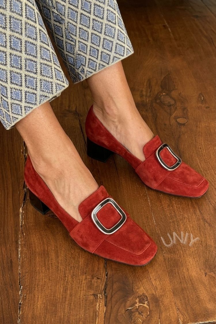 Retro Rotes Wildleder Metall-Schnalle Quadratische Zehen Mittelhohe Absätze [Vorbestellung]